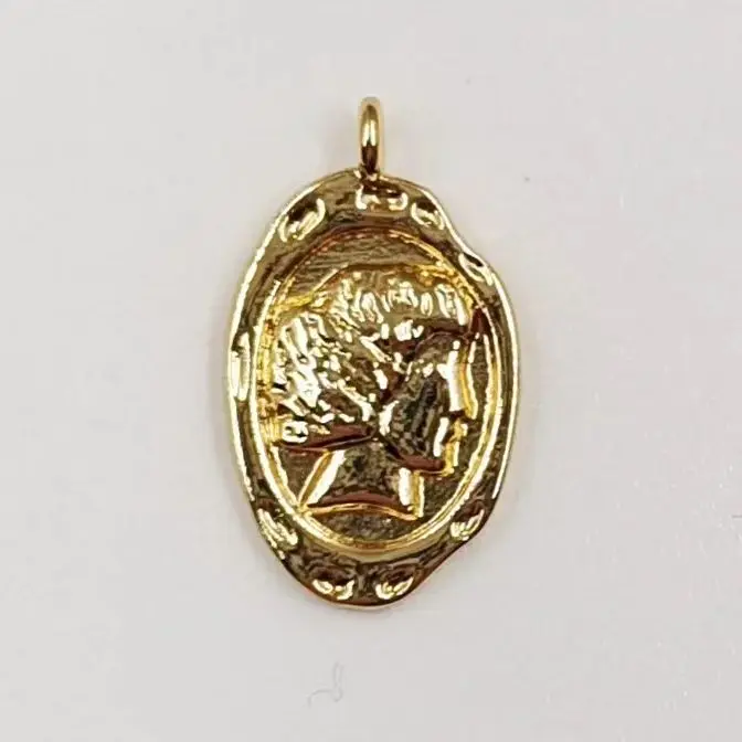 

WT-P1934 WKT 2025 Fashion Style Yellow Brass Pendant Trendy Vintage Charms 10mm Jewelry 18K Gold Plated Jewelry HOT