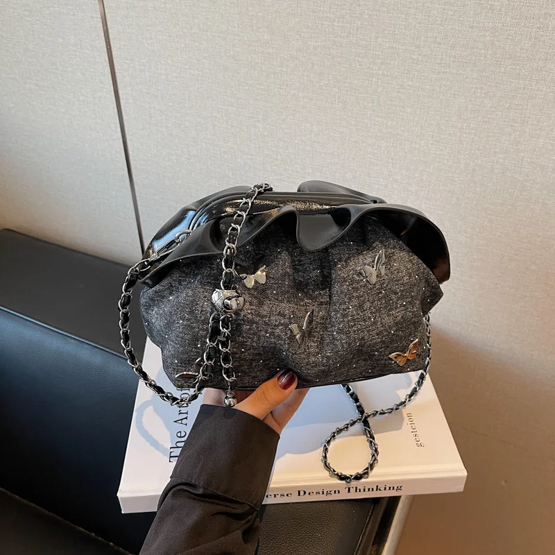 Tas Selempang Wanita Model Quilted Cloud 2025 dengan Tali Rantai, Kantong Mini Crossbody dengan Kancing Magnet untuk Penggunaan Sehari-hari dan Kencan di Kota ​