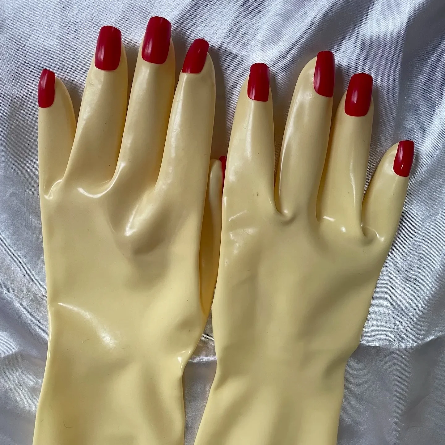 

Men's Fetish Unisex Flesh Latex Rubber Zentai Short Gloves With Nails Art Cosplay Kigurumi Gloves For Crossdresser