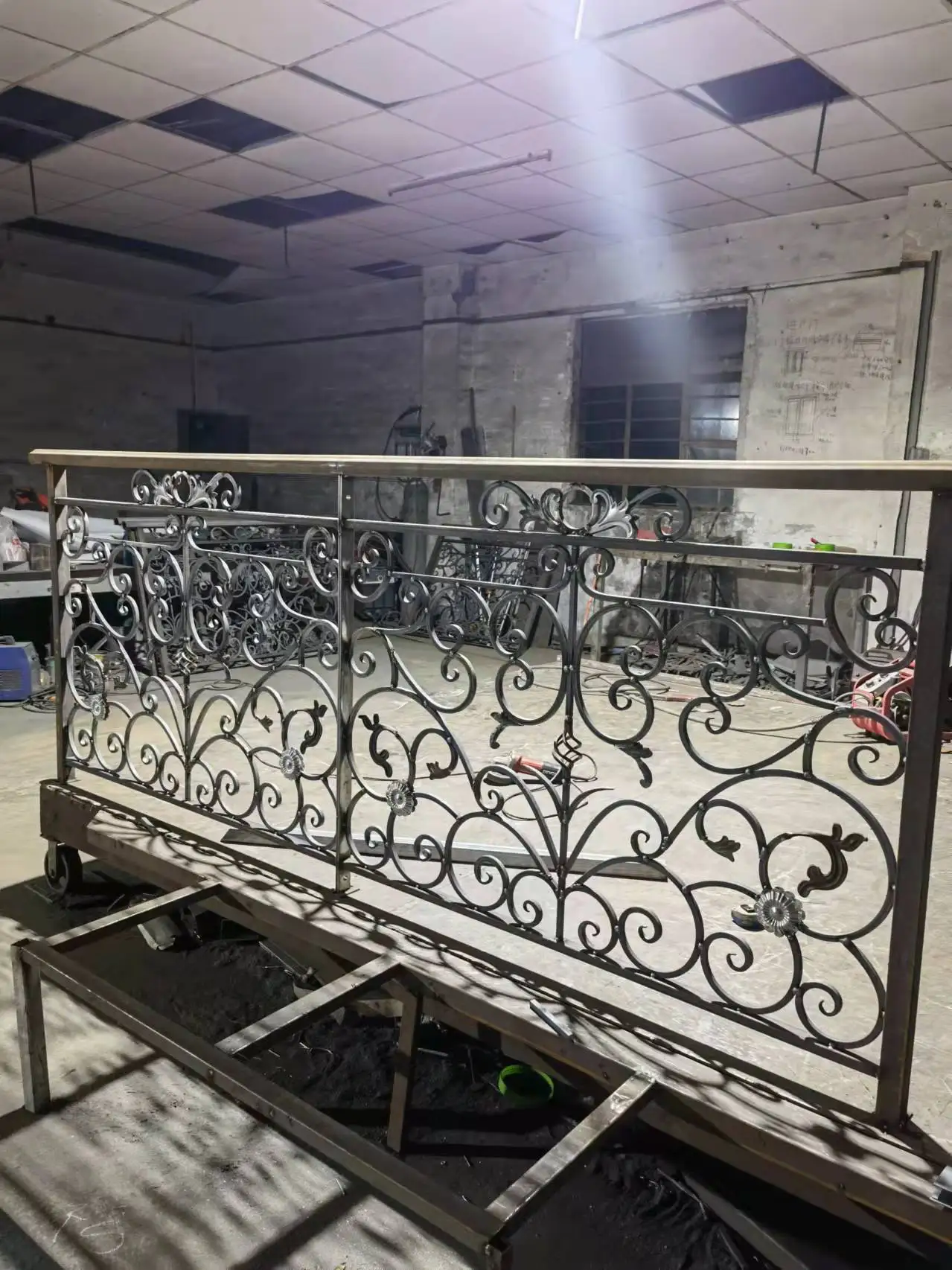 

Custom Made Garden Wrought Iron Staircase Railing / Balcony Balustrade/Braustrades Handrails