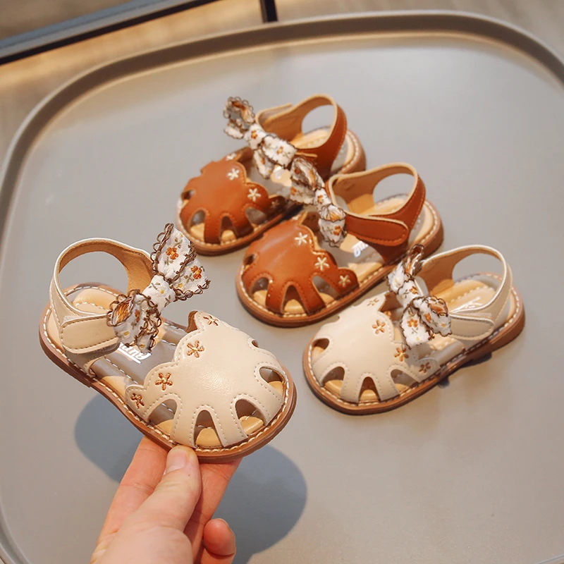 

Embroidered Soft-soled Girl Sandals Princess Shoes Closed Toe Summer New Hollow National Style Fashion Children Flats