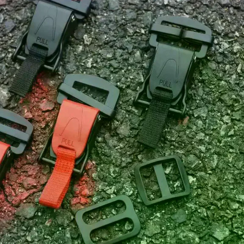 Fibbia a sgancio rapido per ca - Quick Release Buckle Motorcycle Helmet recensione e prezzo
