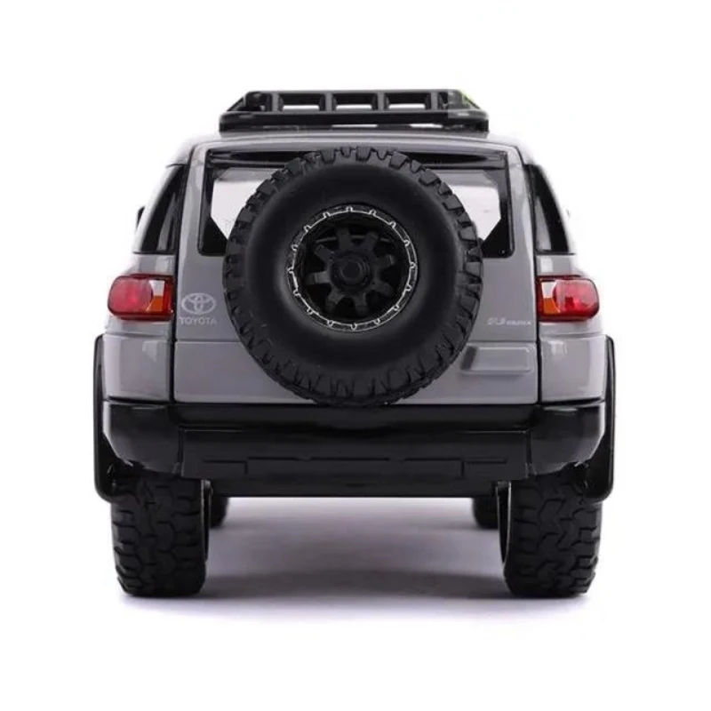 Jada 1:24 TOYOTA FJ CRUISER Diecast Car Metal Alloy Model Car Toys For Children Toy Gift Collection