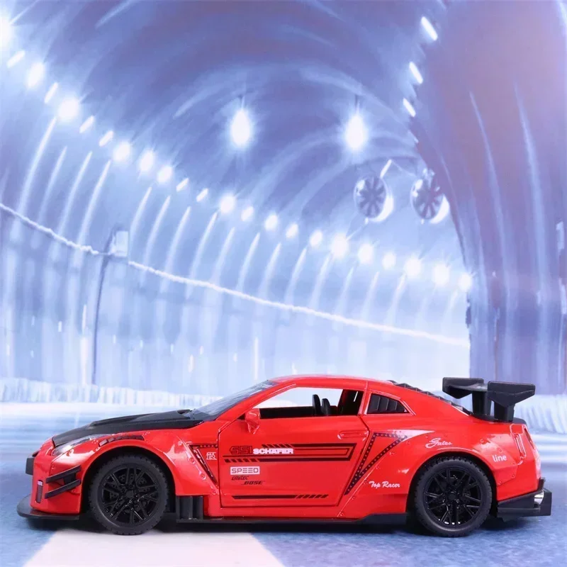 1:24 Nissan GTR R35 Diecasts Veículos de brinquedo de metal modelo de carro de brinquedo simulação puxar para trás coleção brinquedos infantis