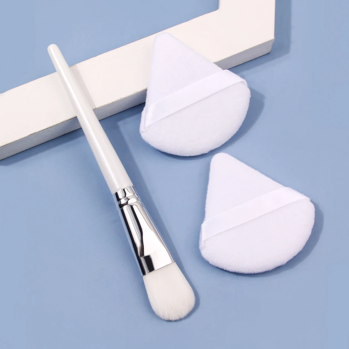 Weiche Haarmaskenbürste, Make-up-Foundation-Bürste, Gesichts-Spa-Zungenbürste, Weicher Dreieckiger Schwamm, Fixierender Air-Cushion-Puderquasten-Puff