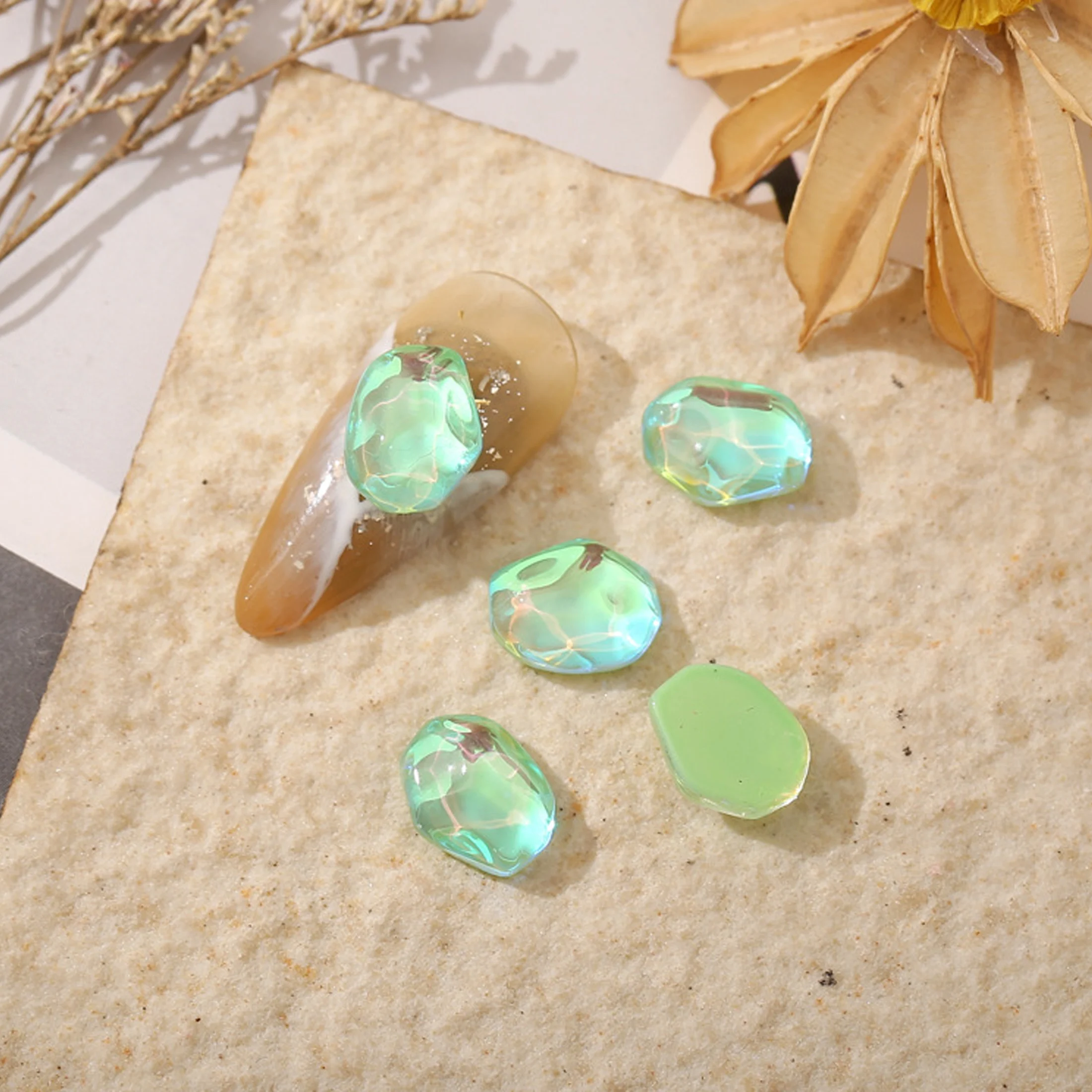 20 szt. Ozdoby do paznokci, szklane diamenty, nieregularne kryształki, blok lodu, powłoka AB Aurora, laserowe naklejki jubilerskie Mocha Bean