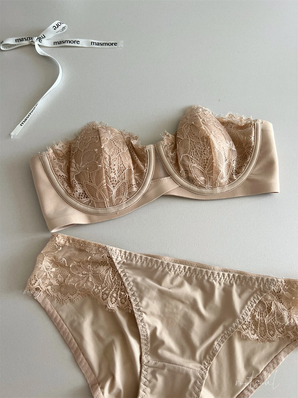 Set celana dalam lingerie seksi pendukung atasan renda berongga dengan cincin baja dukungan atasan bralette pakaian dalam bra wanita seksi