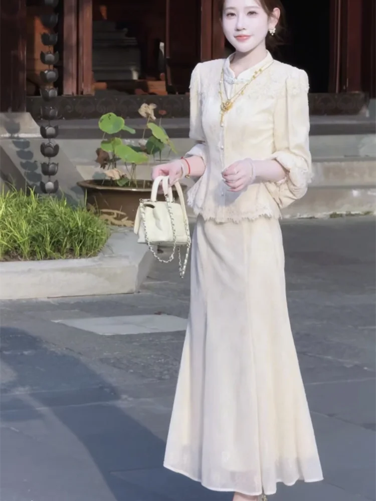 2025 autumn and winter new fashion exquisite temperament new Chinese style buckle design sense top and skirt set for women