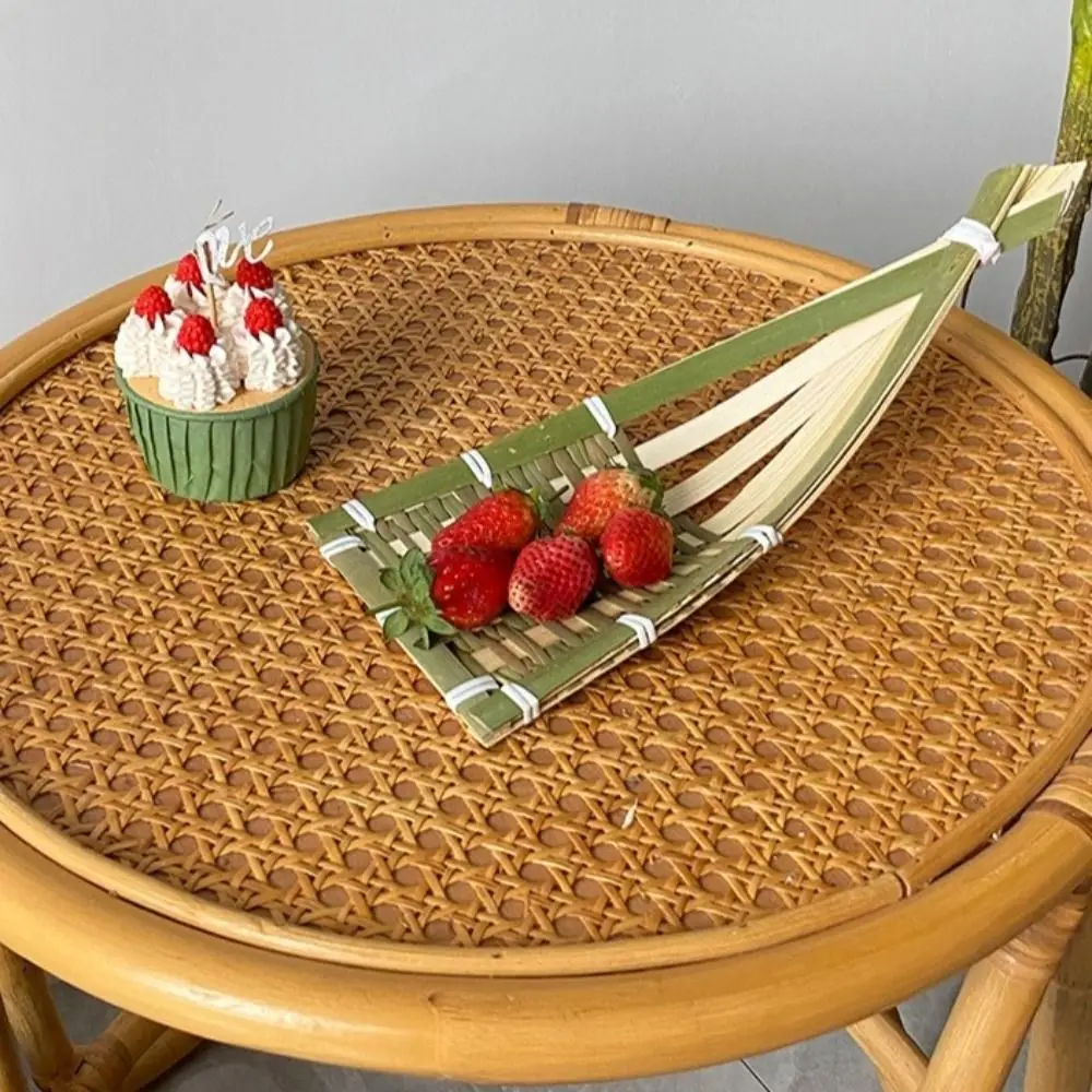 

2Pcs Simple Japanese Woven Serving Tray Bamboo Lightweight Handheld Sushi Tray Natural Color Reusable Sashimi Tray Hotel