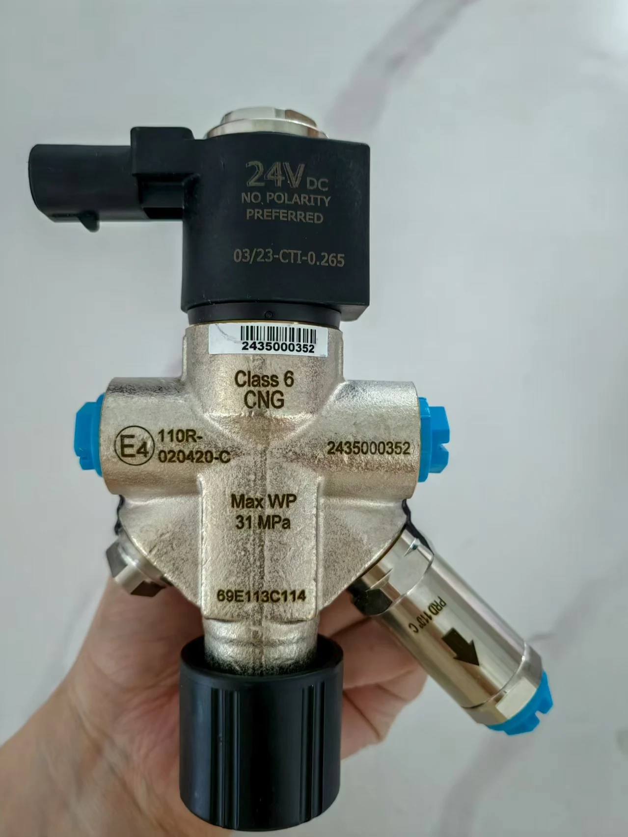 New Condition Truck Engine CNG Valve 110R-020420-C
