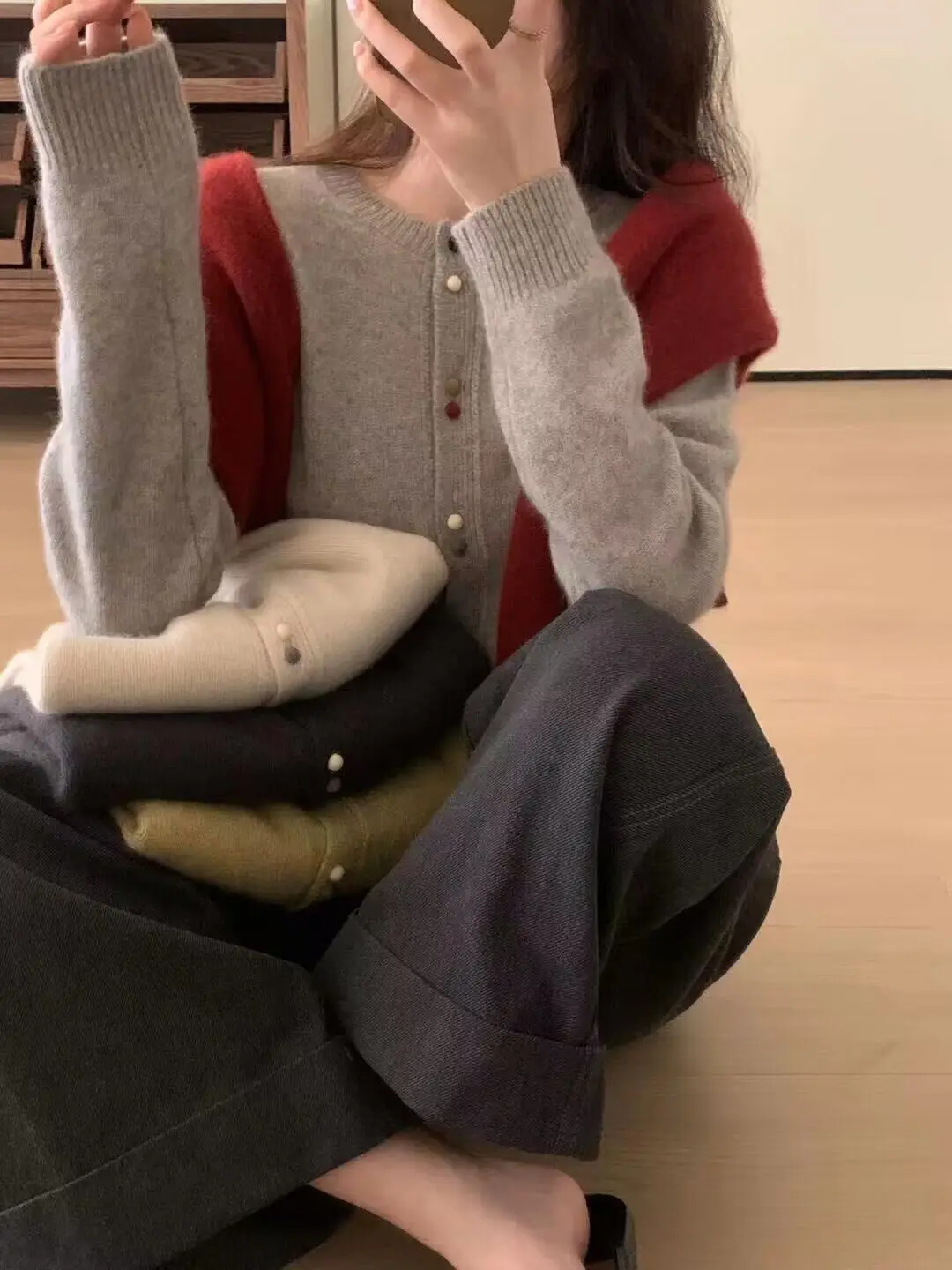 Autumn and winter cashmere sweater women\'s round neck sweater commuter cardigan with solid color coat and knitted cashmere botto