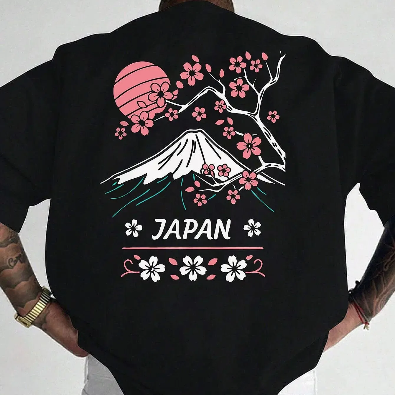 تي شيرت عصري جديد لعام 2025 للرجال بلوزة فضفاضة ومريحة بأكمام قصيرة ورقبة دائرية للرجال #1