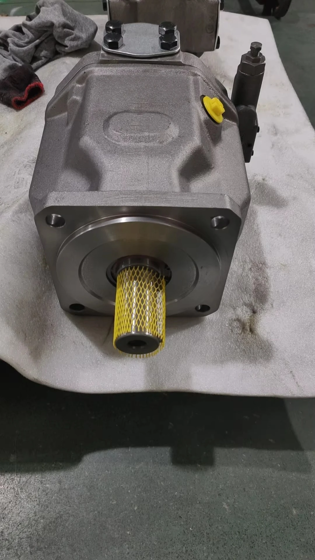 New A10VSO140 Hydraulic Piston Pump Supplier A10VSO140DR31R-YPB2N00 Excavator Hydraulic Pump Piston with One Year Warranty