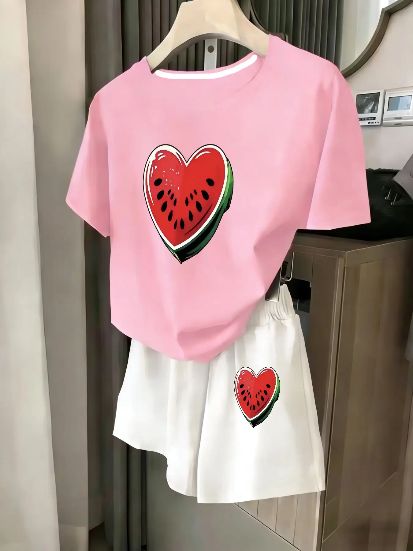 

Ladies 2-Piece Set Summer Beach Vacation Casual round Neck Short Sleeve Random Print T-Shirt Elastic Waist Shorts Suit Comfortab