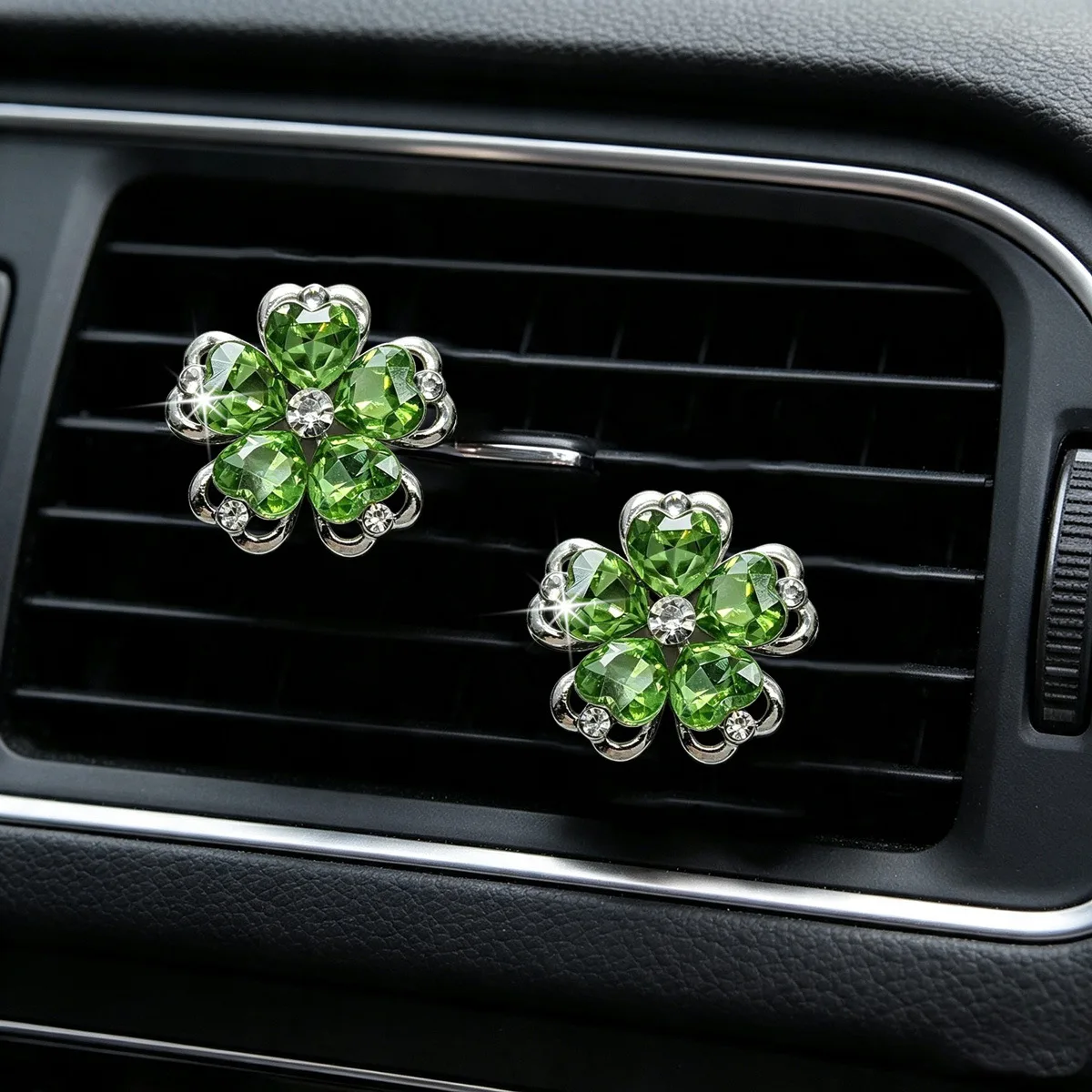 2PCS Crystal Daisy Car Vent Clips,Stylish Air Vent Clips & Car Decorations Interior for Vents Cars Accessories