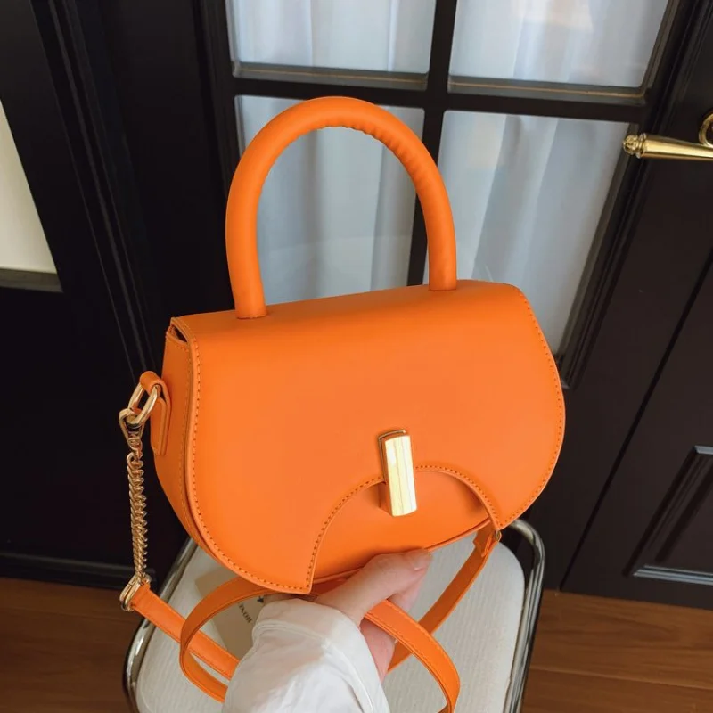 

Fashionable Women's Handbag Crafted From Fine Leather Boasting Casual Vintage And Trendy Daily Look​