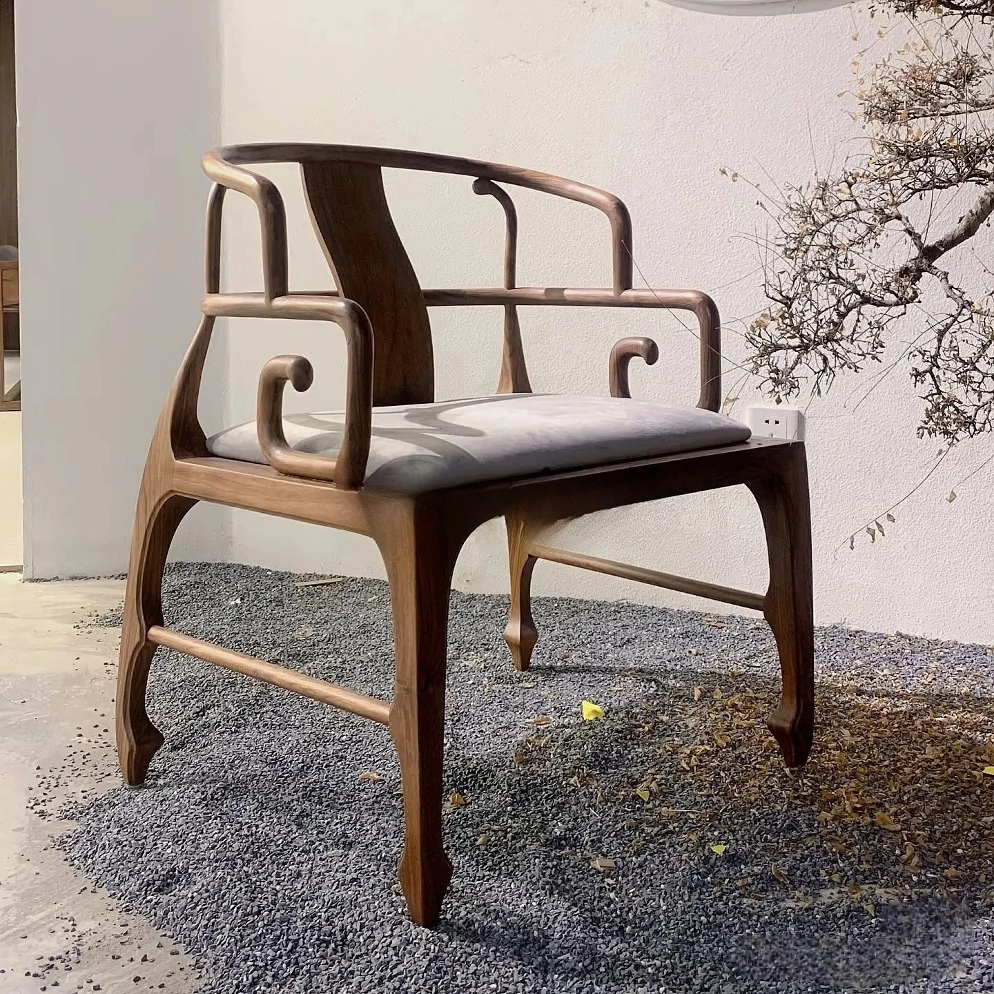 

xzxNew Chinese-style solid wood armchair, new tenon and mortise black walnut, modern medieval atmosphere customized tea chair