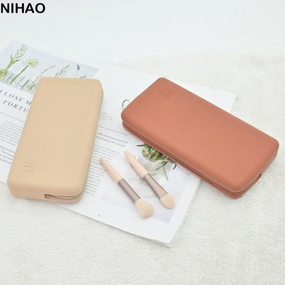 

Reusable Solid Color Silicone Cosmetic Bag Portable Rectangle Makeup Brush Case Waterproof with Zip Toiletries Purse for Travel