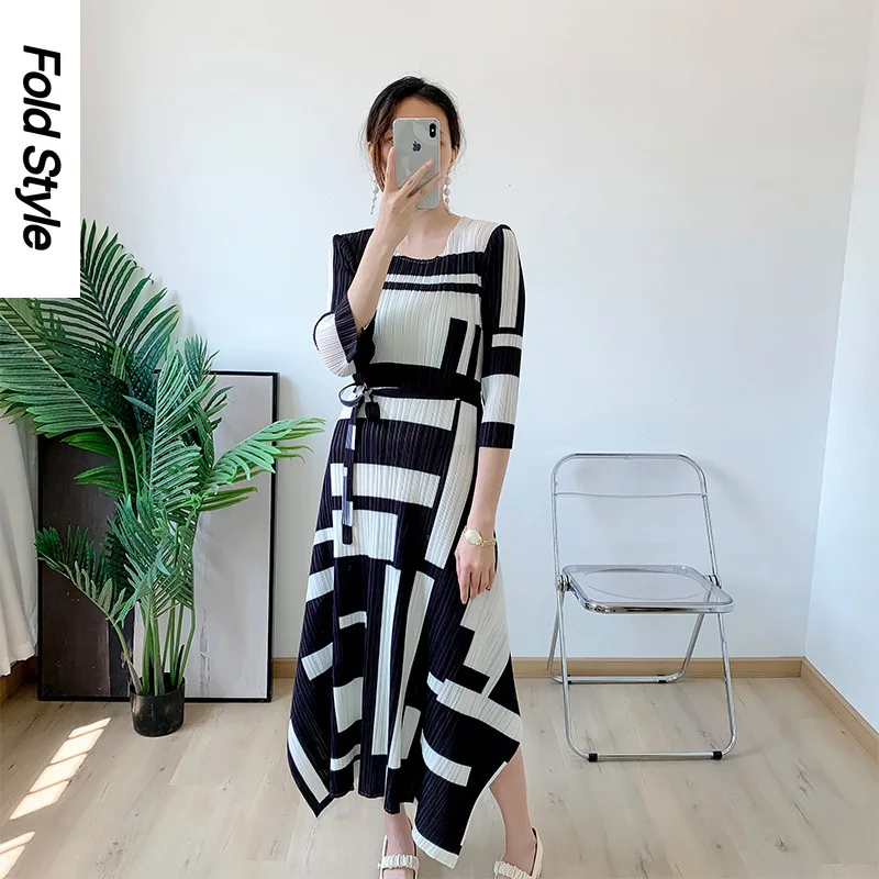 

Miyake Pleated Dress Women's 2024 Summer New Fashion Lace Up Temperament Multi Color Printing Loose Size A-line Long Dress