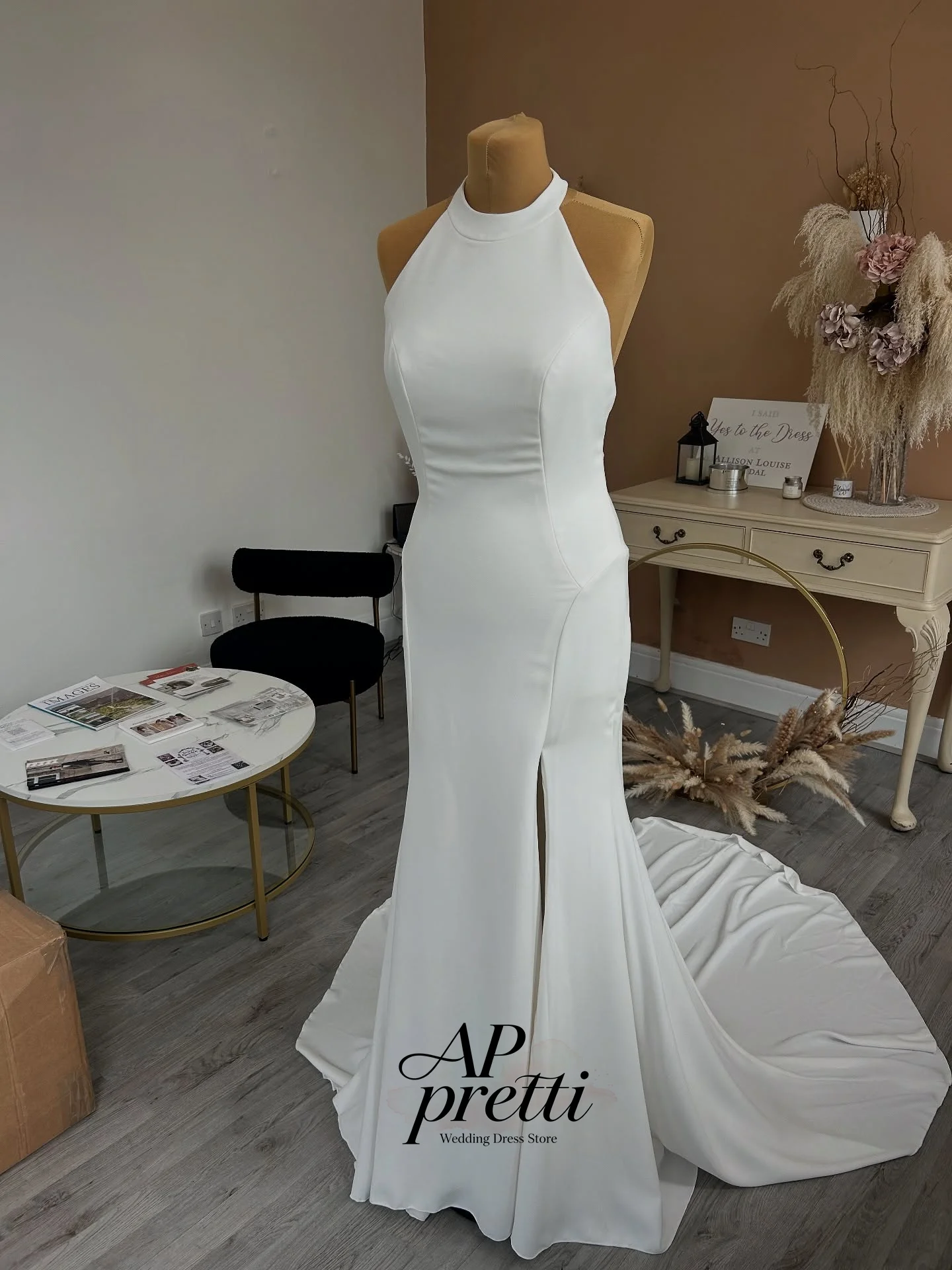 AP pretti Simple Soft Satin Wedding Dresses Halter Customized Mermaid Sleeveless Sweep Train Bridal Gown Robe De Mariée 2026