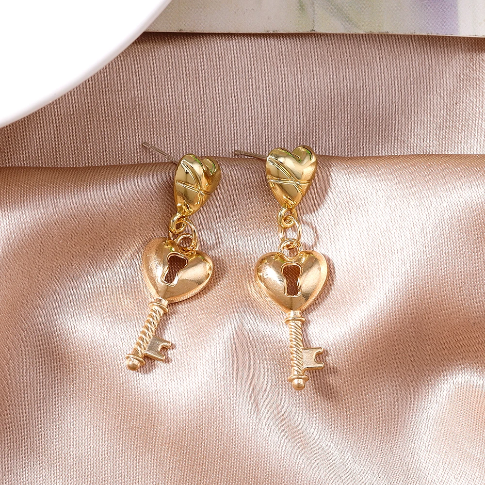 Aihua Minimalistische Goldfarbene Koreanische Herz-Ohrstecker für Frauen, Edle Schmuckgeschenke für Verlobung, Hochzeit und Party – Detail 6