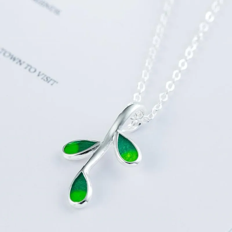 

Leaf Luminous Female Epoxy 925 Sterling Silver Jewelry Fashion Green Leaves Branch Female Pendant Necklaces XL227