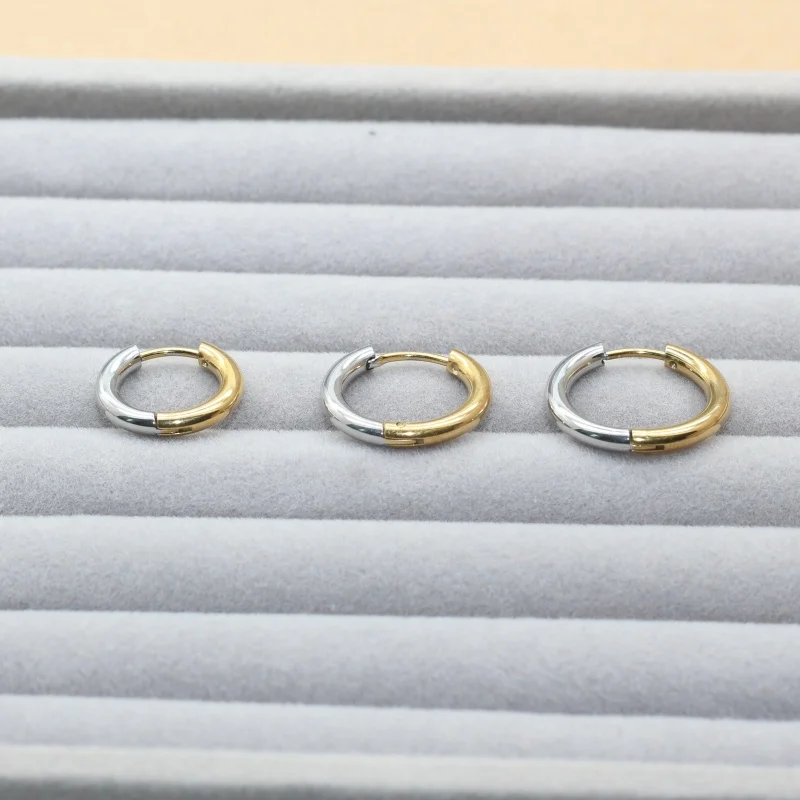 Edelstahl Kreisförmige 10 12mm Vergoldete Creolen Ohrringe Nicht Verblassend Allergiefrei Klassischer Schlichter Stil – Detail 2