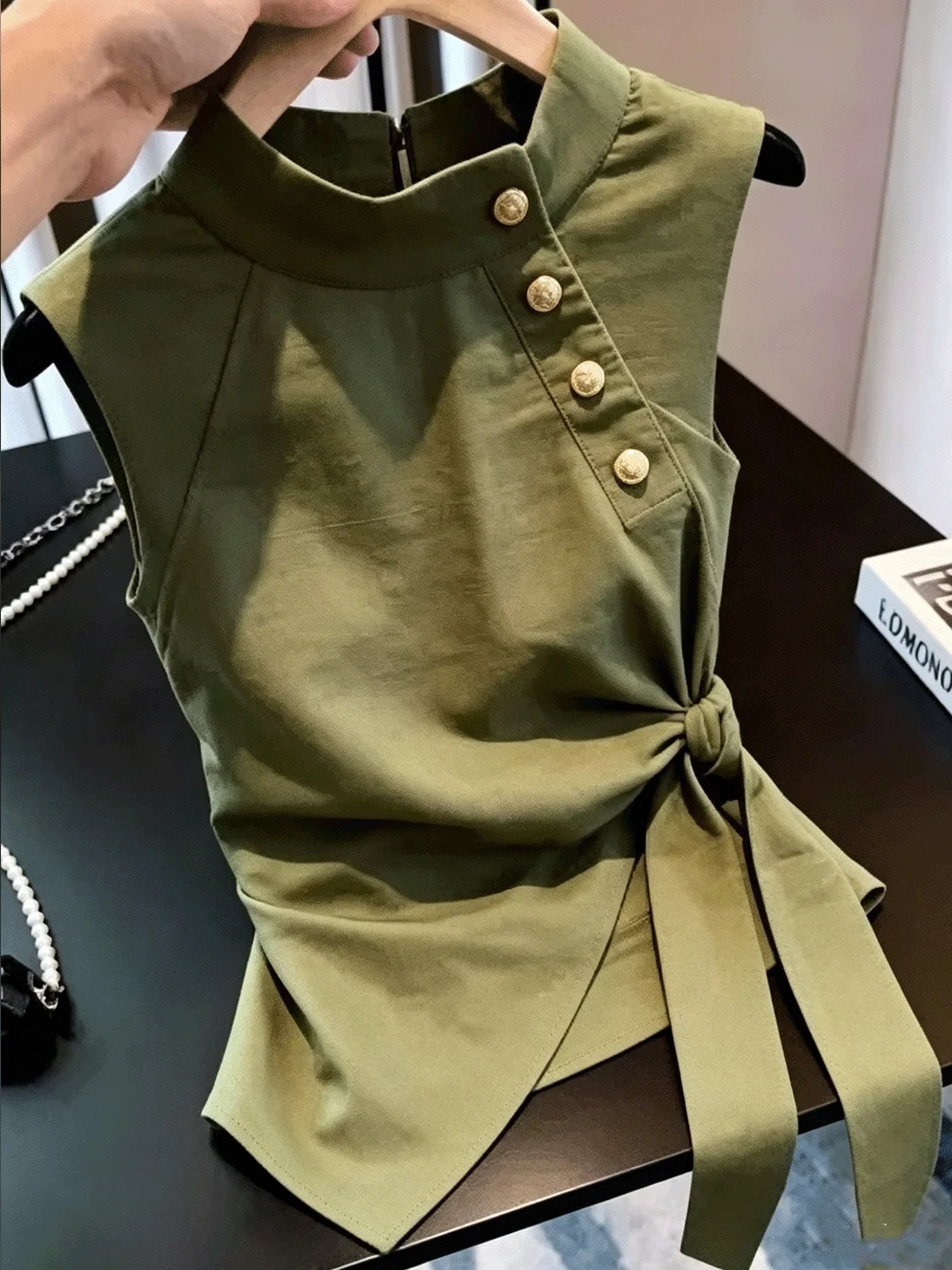 

Trendy Belted Sleeveless Shirt Design Summer Commute Women's Fashion Top French Style Slim Fit Knitwear Pure Color