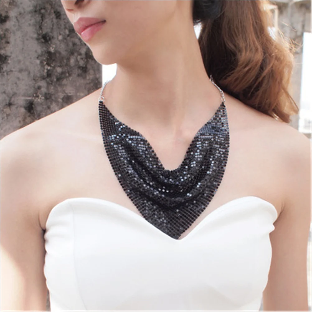 

Metal Plate Short Necklace For Women Sequins Bib Collar Clavicle Chain Chunky Fringe Neck Accessory Party Jewelry
