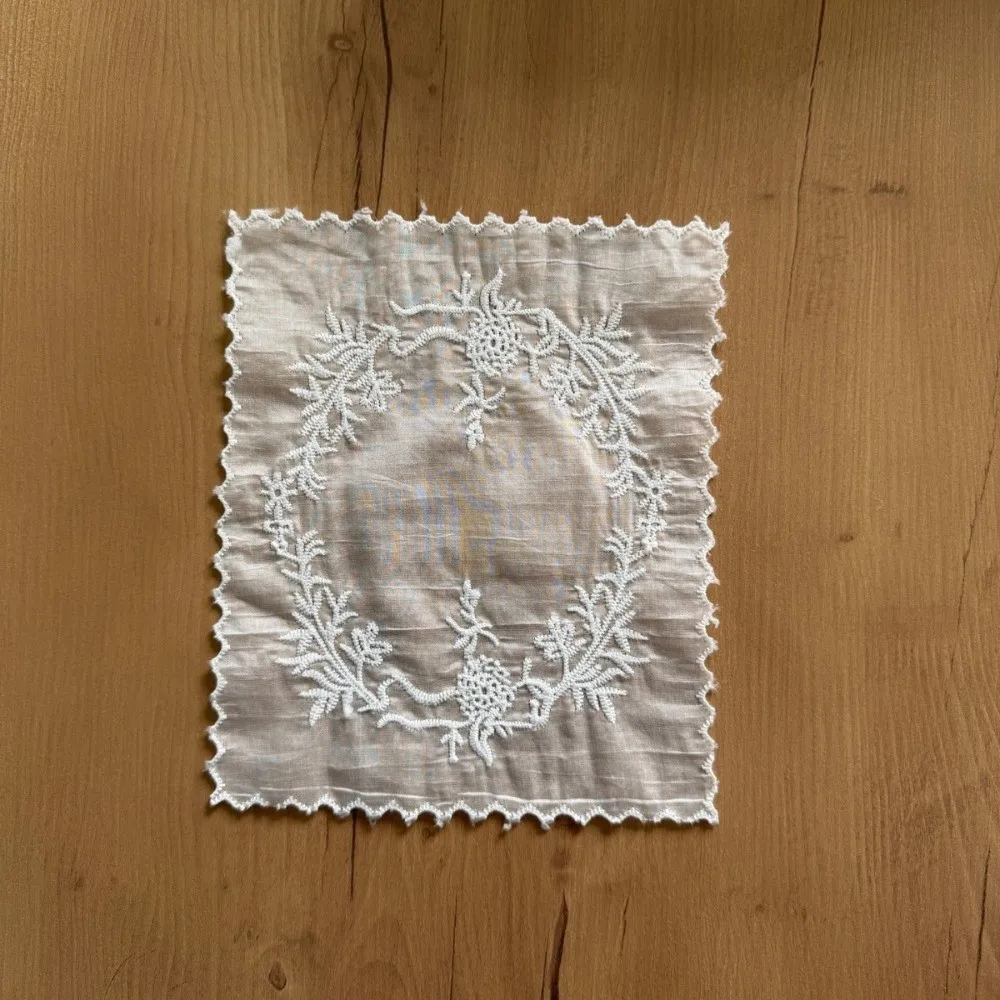 Retro Flower Embroidered Lace Placemats Lightweight Soft Flounced Cloth Napkins Square French Table Cup Mat Table Decor