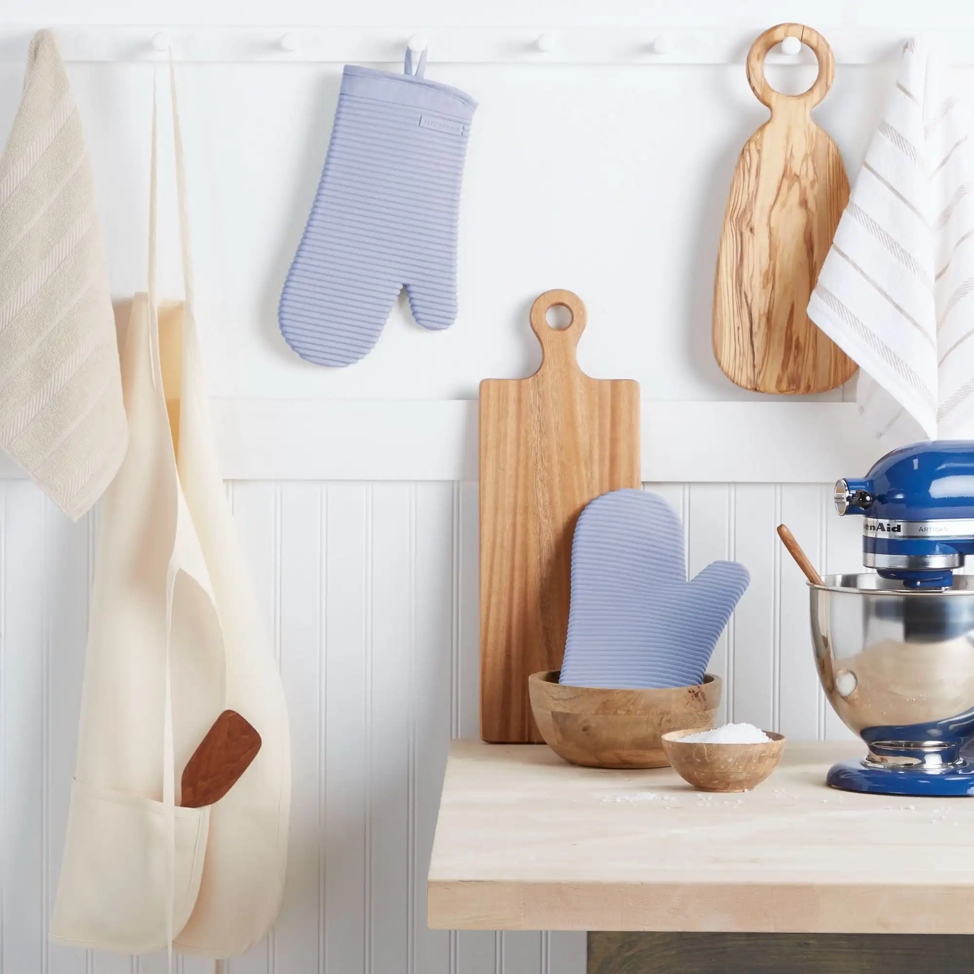 

Ribbed Soft Silicone Oven Mitts Set of 2, Lavender Cream, 7.5" x 13"