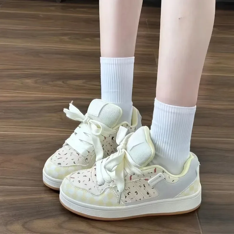 

Retro Low Top Casual Board Shoes 2024 Autumn Luxury Design Sense Versatile Flat Bottom Wear-resistant Women's Vulcanized Shoes