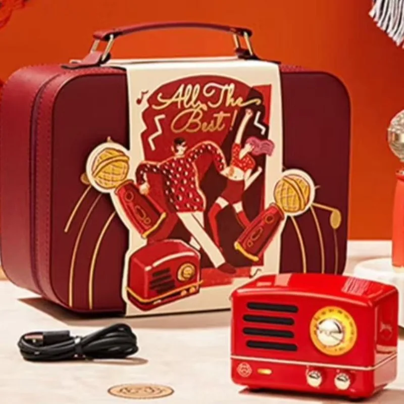 Radio, Mikrofon, Bluetooth-Lautsprecher, rote Geschenkbox mit doppeltem Weizenliedern.