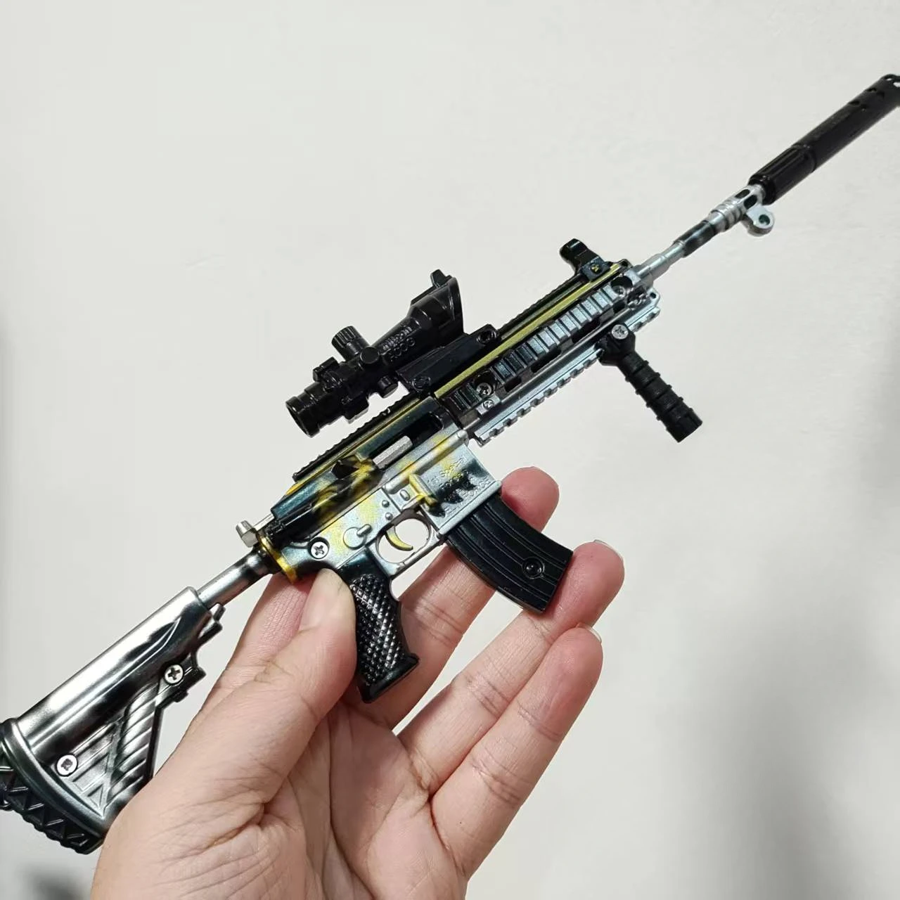 30CM M416 Model karabinu Alloy Mini Model pistoletu PUBG Broń Jedi Zabawka Pistolet Fidget Zabawka Ozdoba na biurko dla chłopca Dorośli Prezent świąteczny