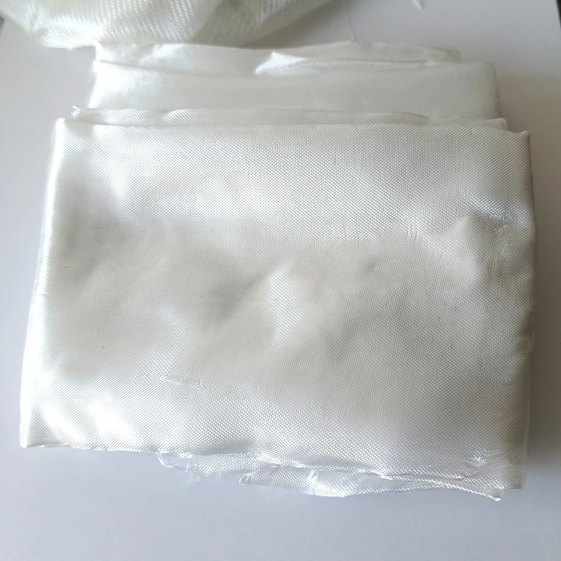 Fibre de verre tissée résistante aux coupures, classe E, fibre violette, renforcement de la grille, degré de déchirure, tissu, 50 g/m² à 400 g/m², 1m x 1m
