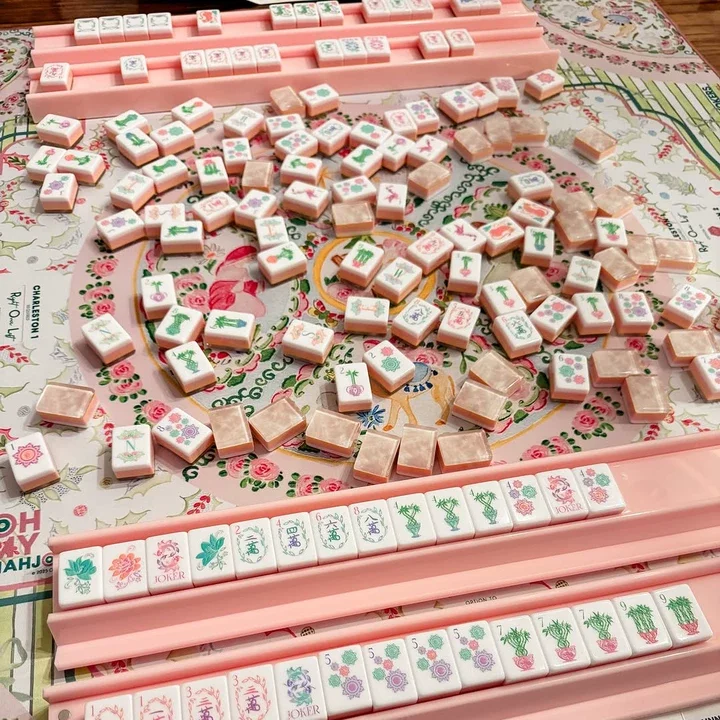 Custom High Quality Acrylic Mahjong Set Pearl-Colored Tile American Style Mahjong Tiles  in Stock Tabletop Games Multiple people