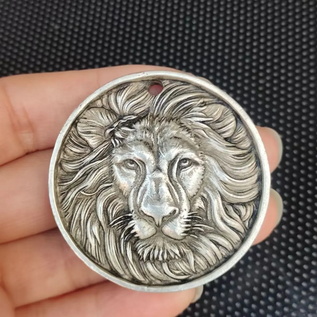 Chinese lion white copper carved pure copper commemorative coin 3D double-sided relief copper badge pendant twelve zodiac commem