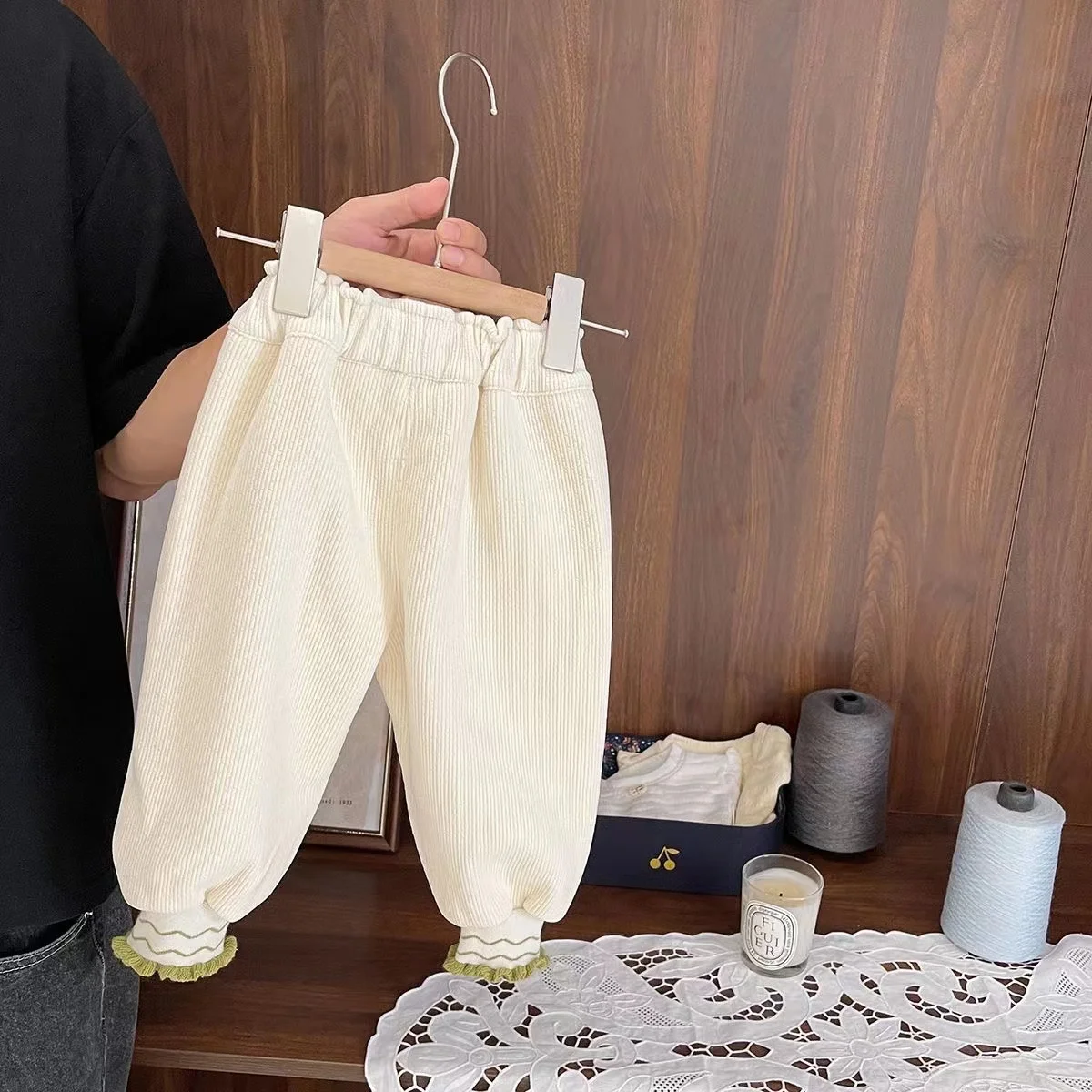 1-5 Year Old Female Baby High-end Chenille Casual Pants For Female Autumn And Winter Girls Thickened One Piece Plush Warm Pants