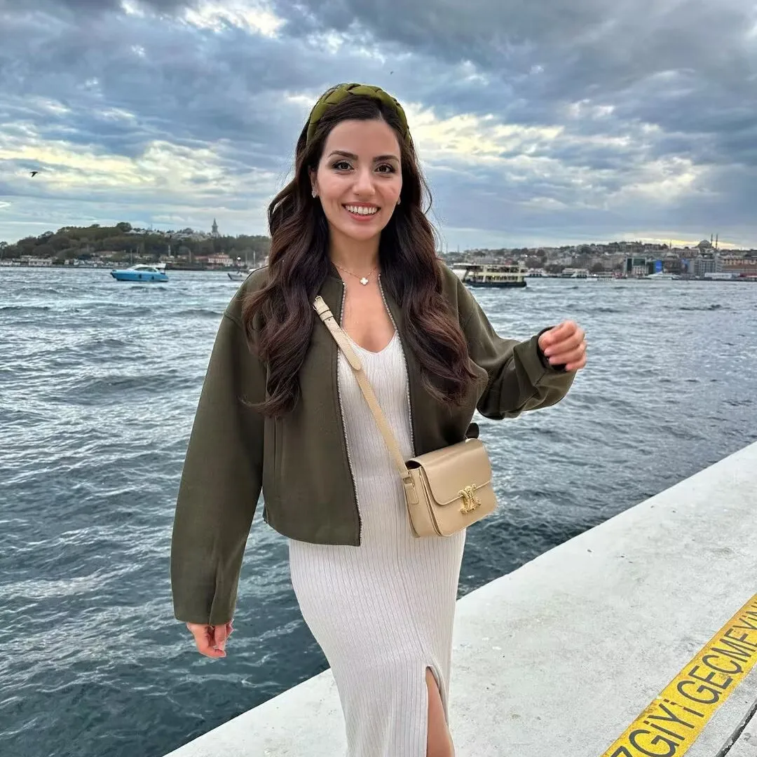 سترة طيار نسائية ربيعية جديدة لعام 2025 من RARA بلون سادة سترة غير رسمية للتنقل سترة صوفية قصيرة