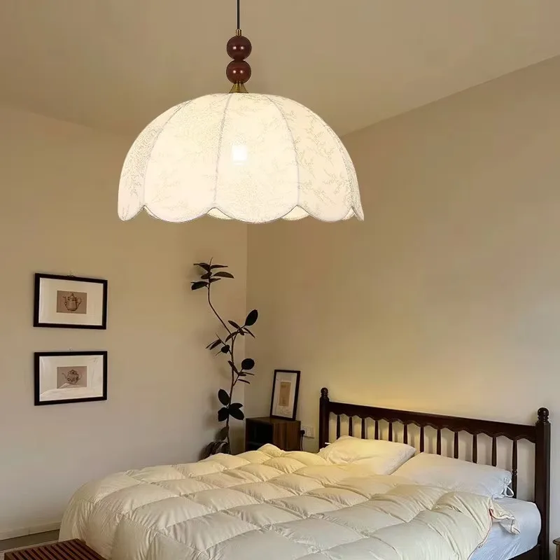 Retro French Medieva Style Pendant Light Solid Wood Fabric Romantic Chandelier For Bedroom Restaurant Bar Aisle