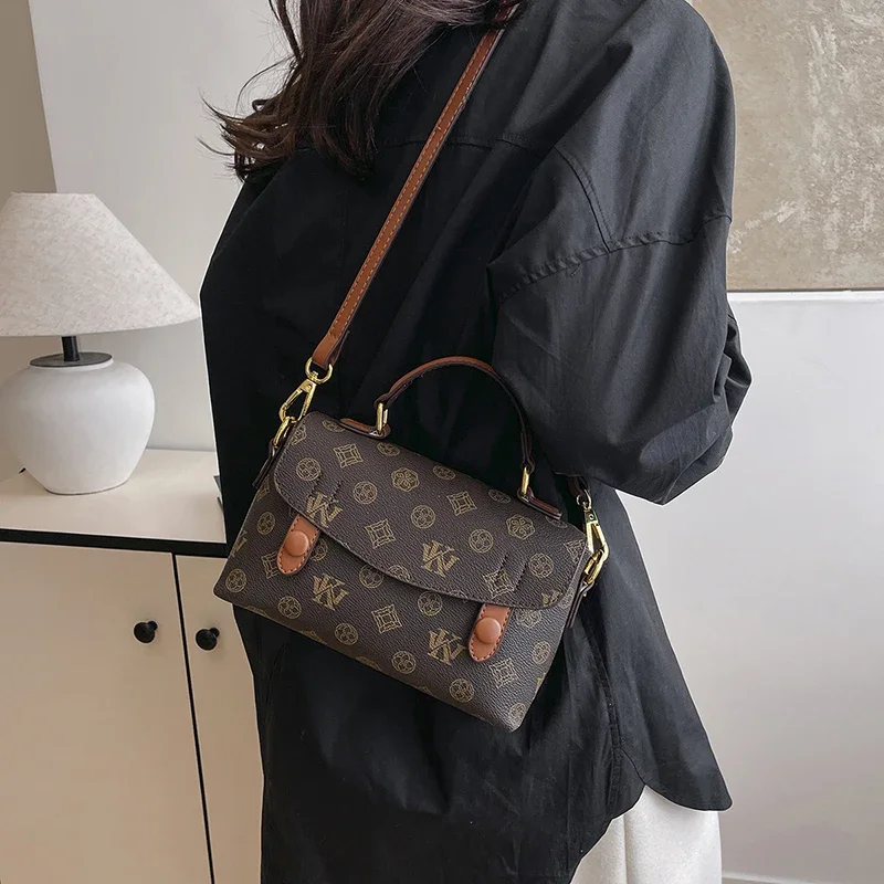 

Vintage Designer Diaper Bags For Women Elegant Leather Tote Bag Minimalist Classic Large Capacity Luxury Fashionable