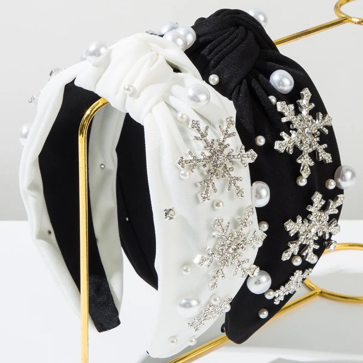 Hot-selling Christmas bead headband inlaid with alloy rhinestones, large snowflake accessories, fashionable light luxury high sk