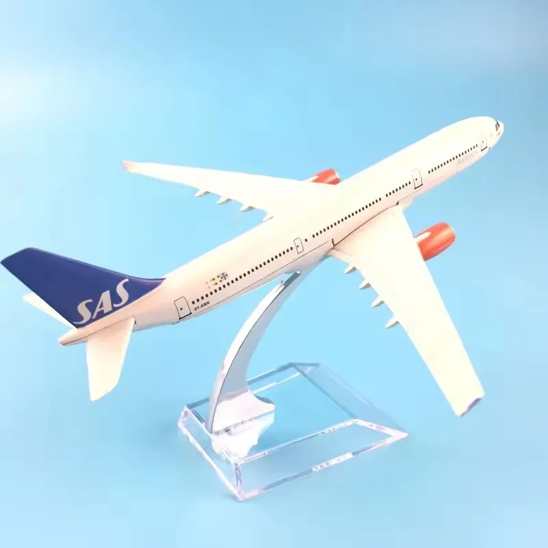 16cm A330 Scandinavian Airlines Airplanes Model 1:400 Diecast Metal Model Plane Accessories Collectable Room Decoration