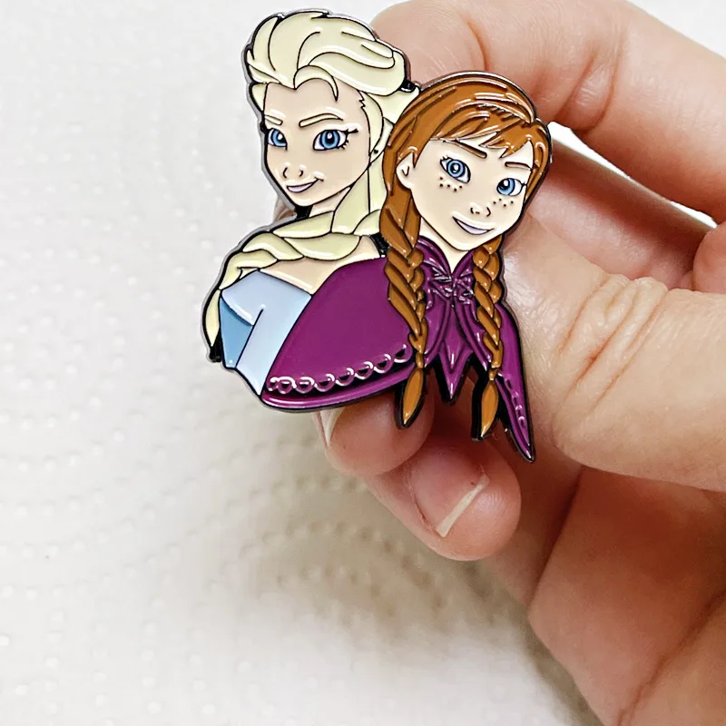 Disney Animation Frozen Metal Badge Anna Elsa Princess Brooch Cartoon Girl Clothing Book Packaging Accessories Good Friend Gifts