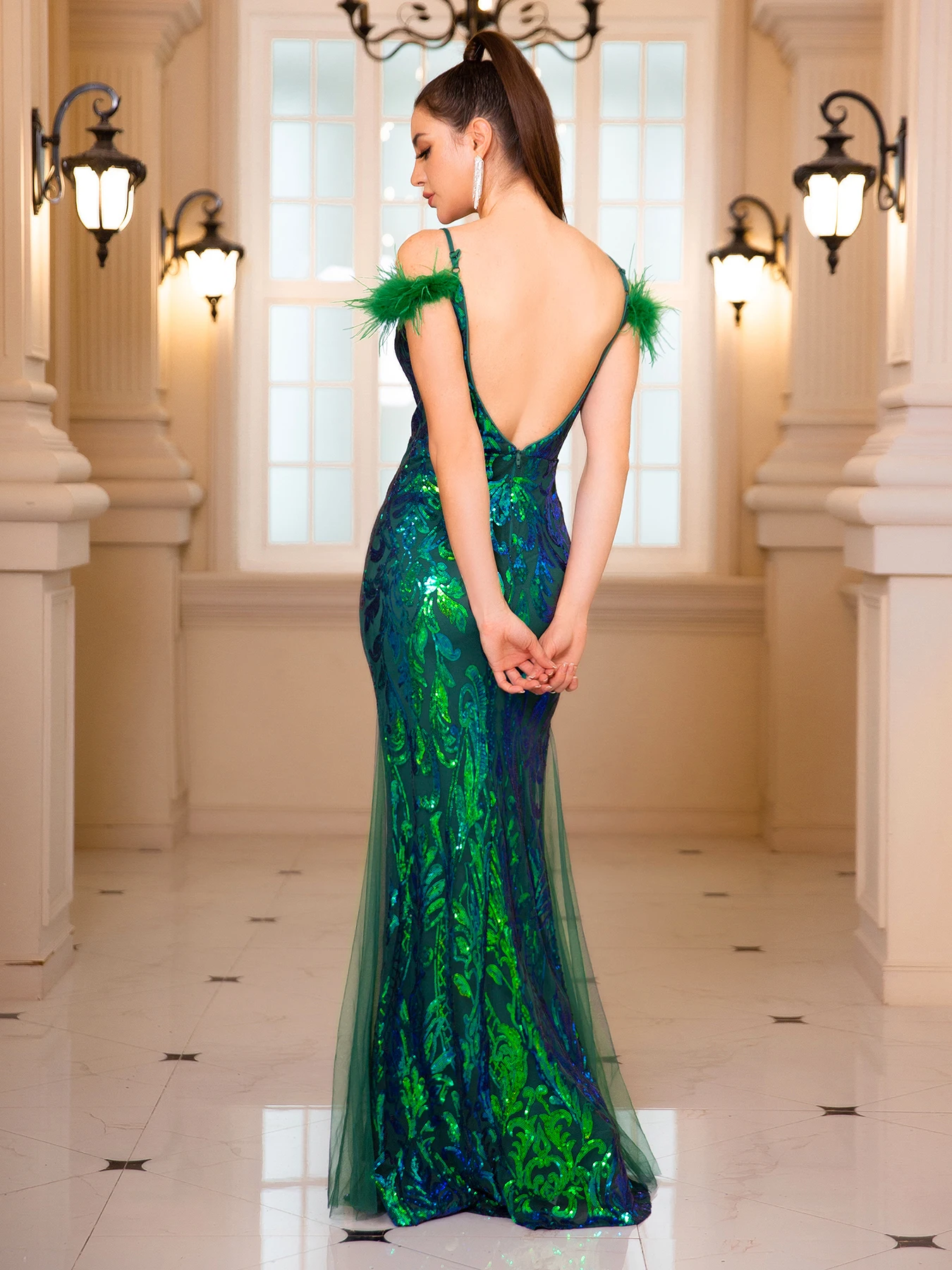 Romagic Spaghetti Strap Feather Off Shoulder Graduation Party Dress Sequin Backless V Neck Prom Gown Elegant Celebrity Dresses