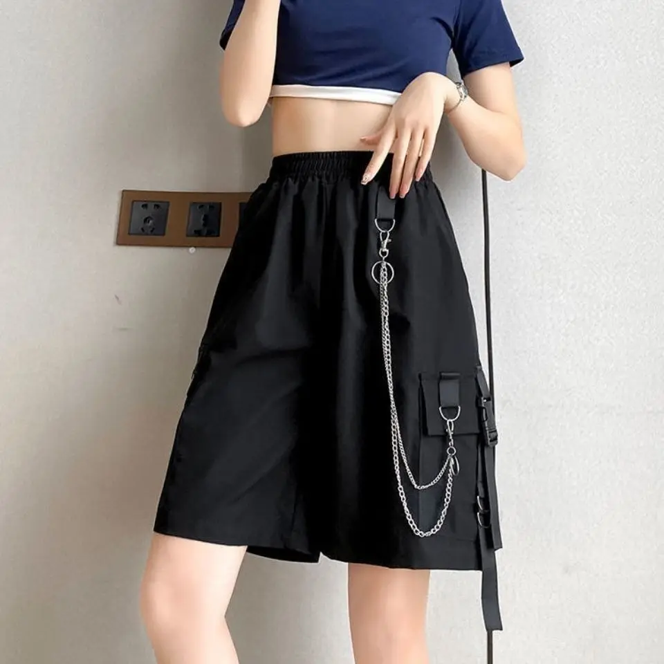 Shorts Women Summer Knee-length Wide-leg Shorts Safari Style 2023 New Street Wear Side-pocket Solid Chain Unisex Fashion Shorts