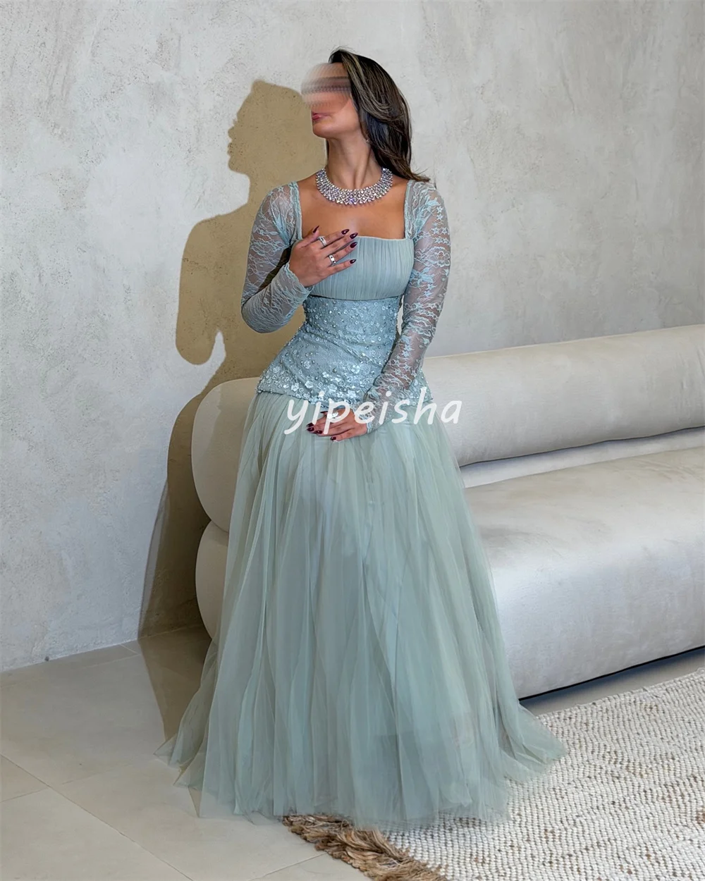 Aangepaste prachtige mode tule plooi kralen lovertjes a-lijn vierkante hals lange jurken op maat gemaakte gelegenheidsjurken van hoge kwaliteit