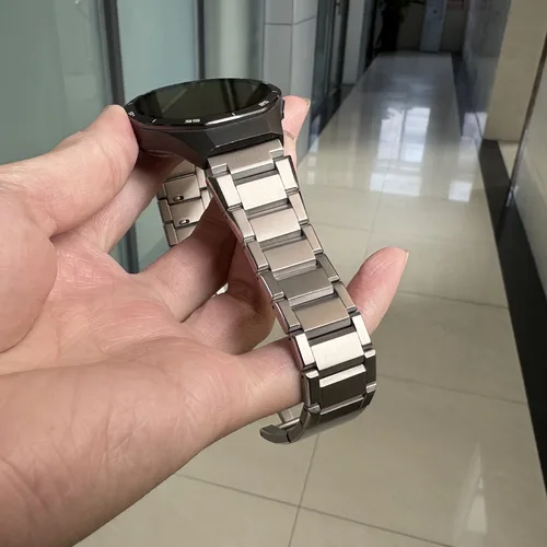 Imagen 2 del producto Correa de titanio de 22mm para HUAWEI WATCH Ultimate 1/2/Buds, correa de lujo de Metal para Huawei Watch 5 4/GT 6 5 4 Pro 3 2 46mm GT2e GT3 SE