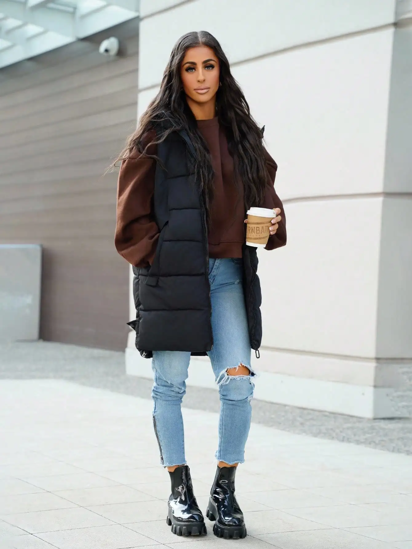 

Женский черный утепленный жилет с капюшоном, средней длины, без рукавов, для зимы