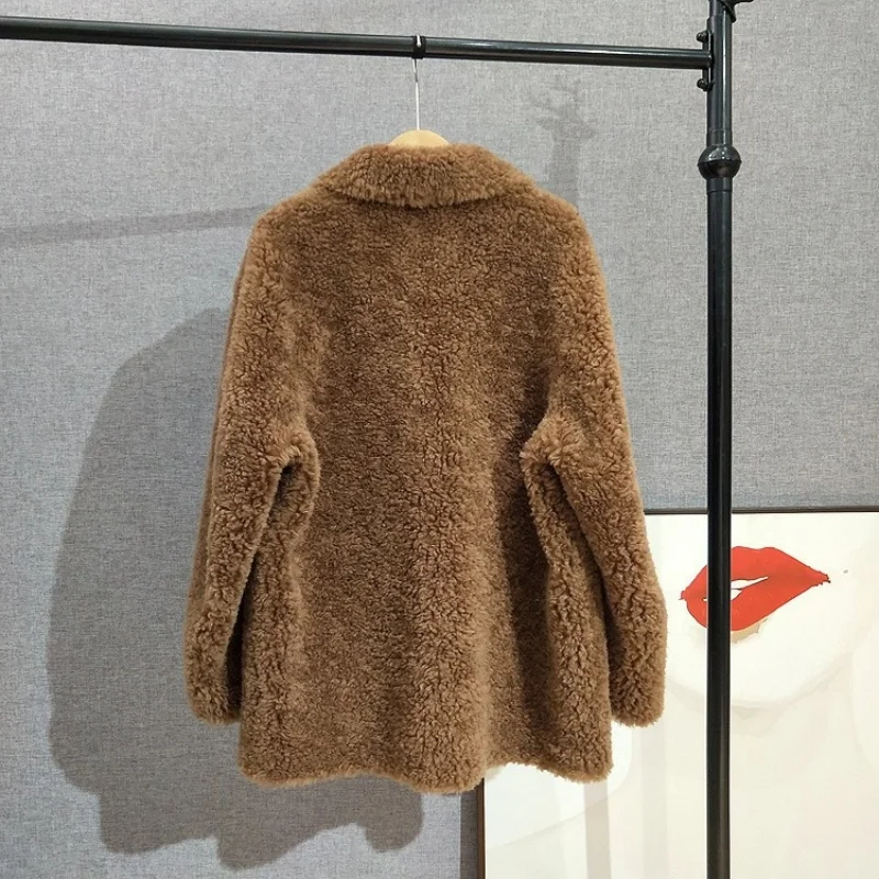 2025 الشتاء الصوف الخالص دعوى طوق معطف الفرو محبب الأغنام شيرلينغ نمط جديد المرأة سترة دافئة JT520